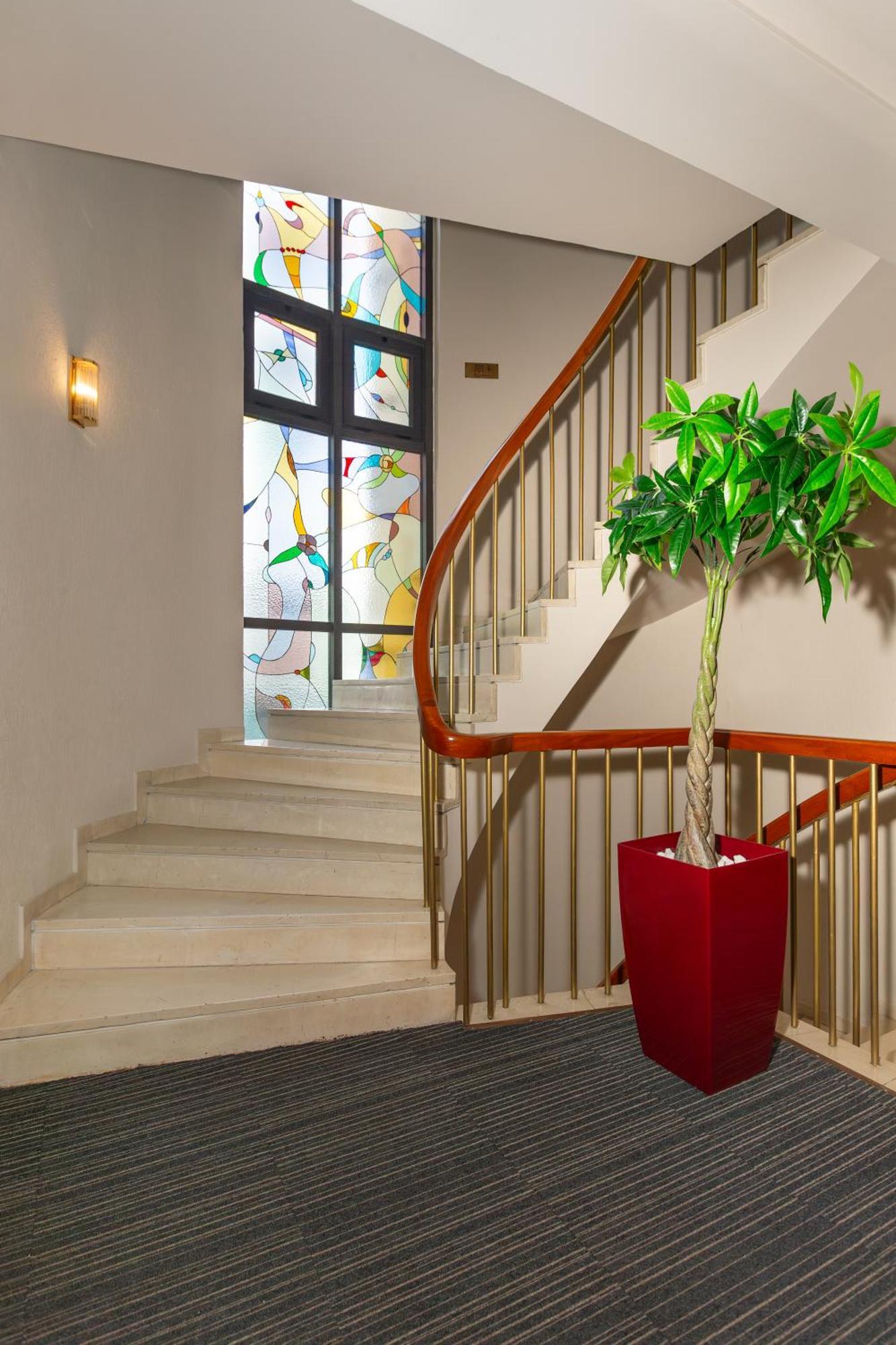 Ilisia Hotel